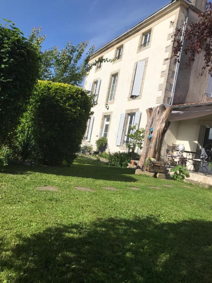 Chez Guilhem Panzió Saint-Maixent-lʼÉcole Kültér fotó